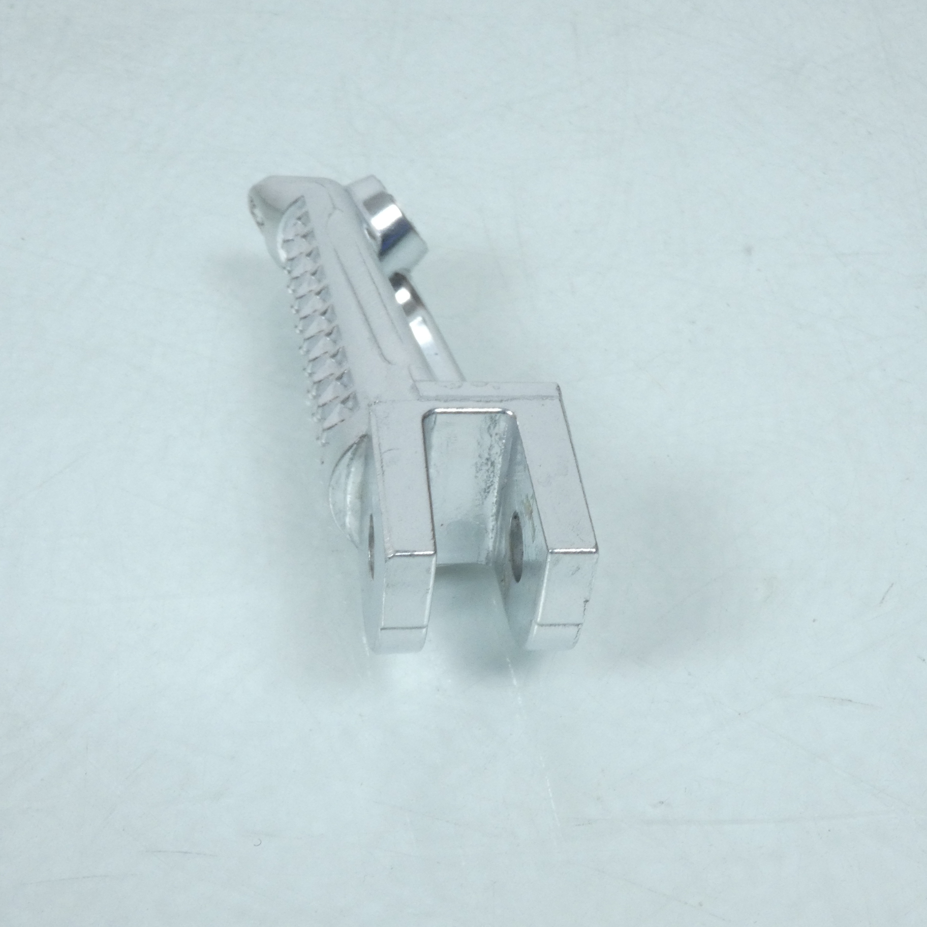 Cale pied origine pour Moto Suzuki 950 GSX-S 2021 à 2023 43526-35F10-000 / AVG Neuf