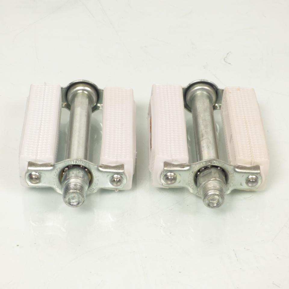 Pédale droite et gauche Union K465 blanche catadioptre pour velo 9/16 Ø14.3mm