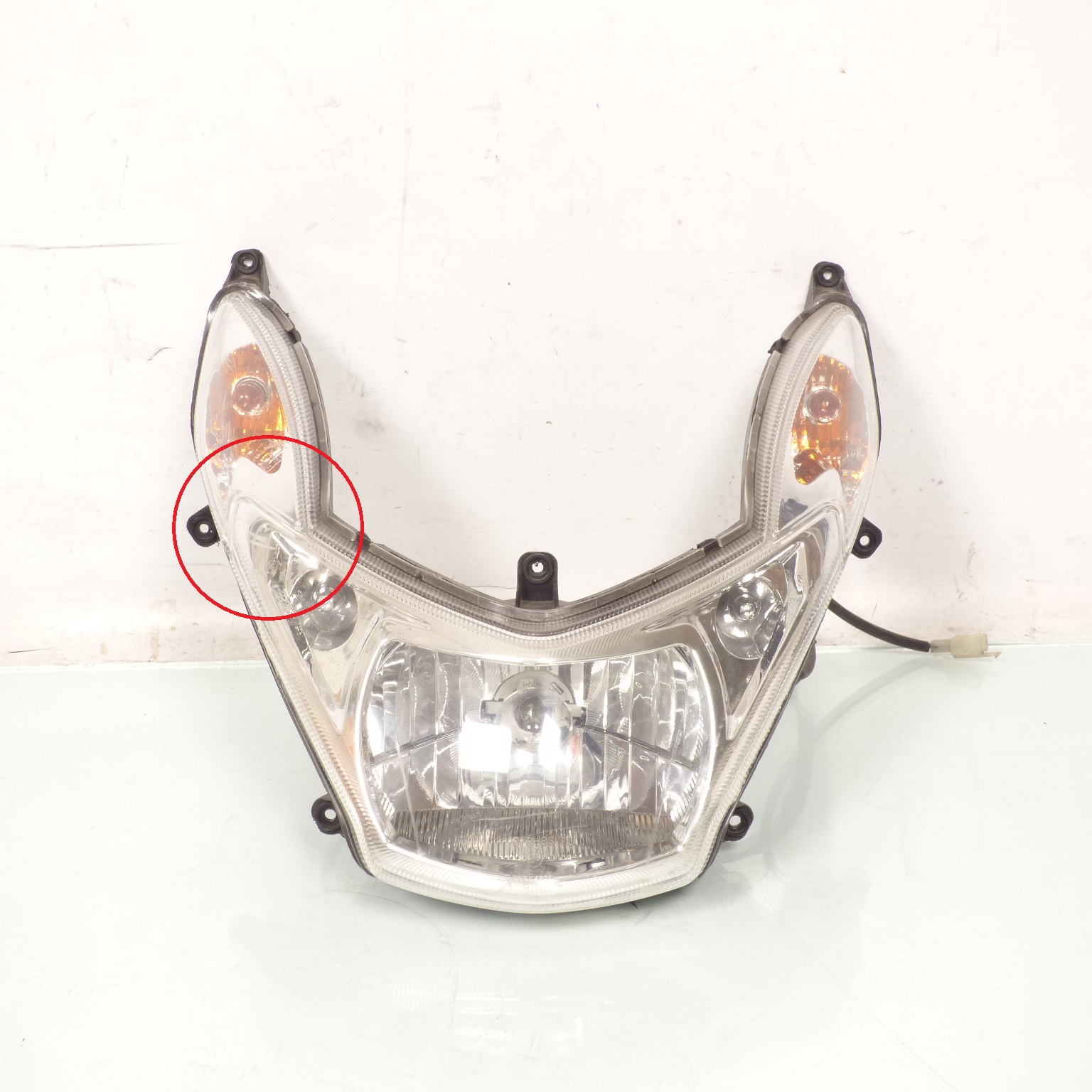 photo piece : Optique avant->Peugeot STREETZONE 2T