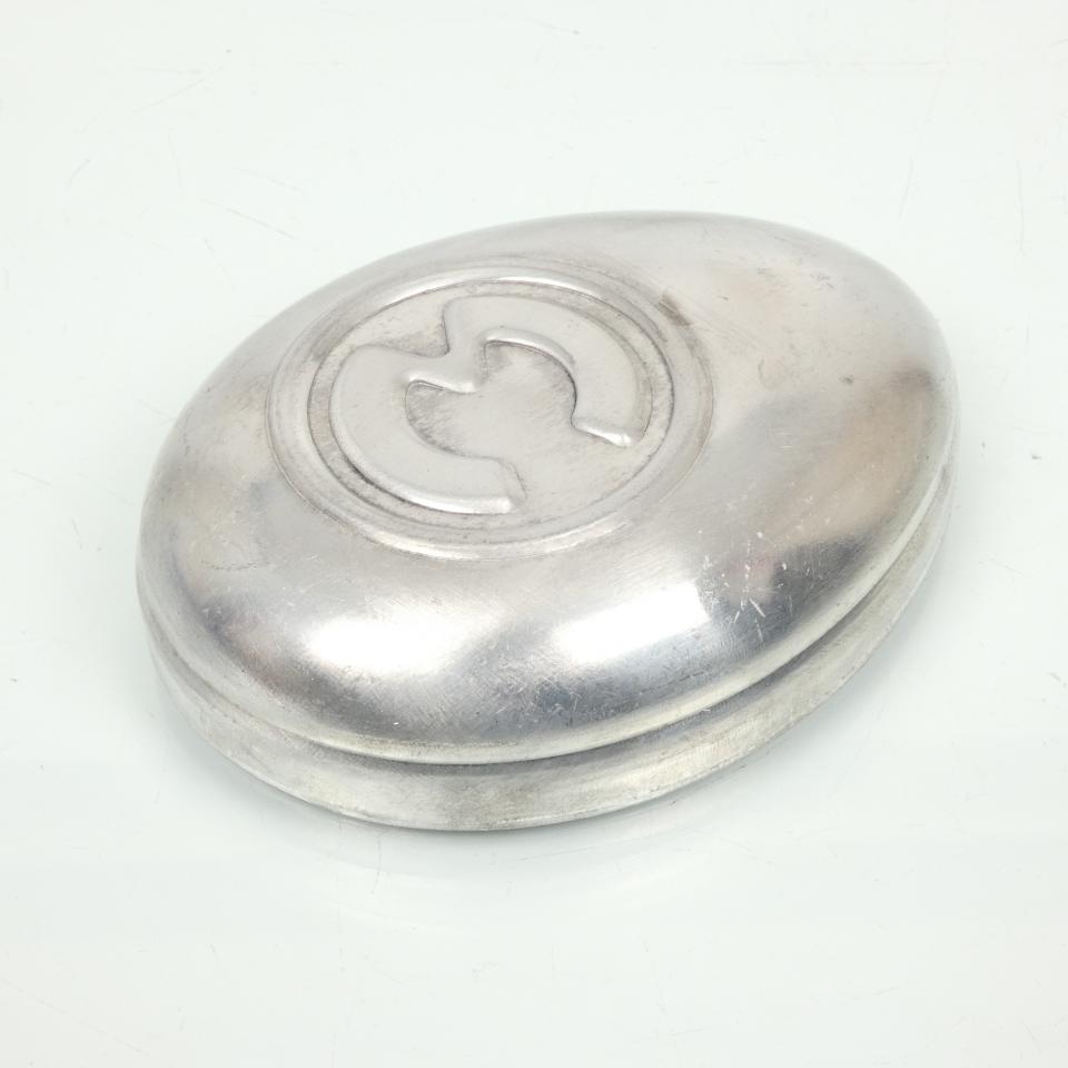 Couvercle alu gauche de boite à outils pour mobylette Motobecane 50 AV76 cyclo