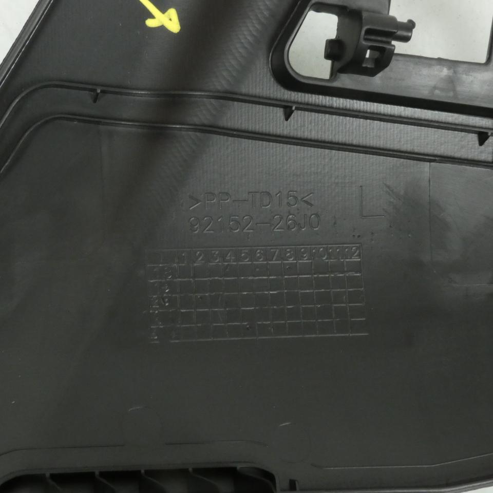 Trappe gauche tablier AR pour scooter Suzuki 650 Burgman 92152-26J50 92152-26J0