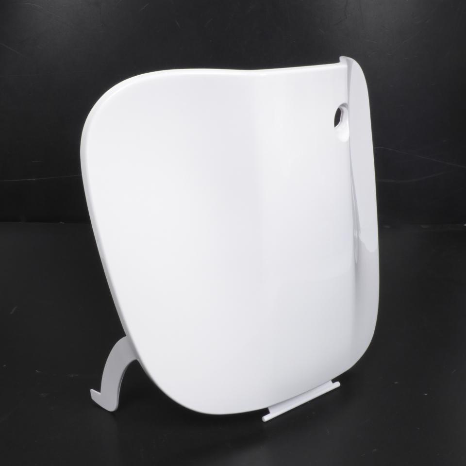 Trappe One pour scooter Aprilia 50 Scarabeo 2006-2010 63598200 / blanc brillant Neuf