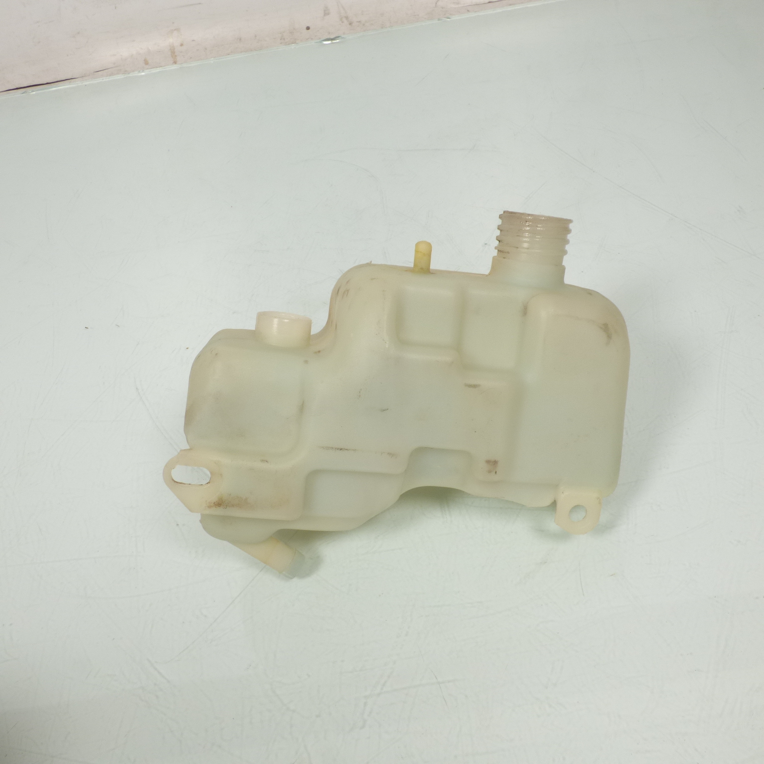 Réservoir d huile origine pour scooter Peugeot 50 Speedake 1173242400 Occasion