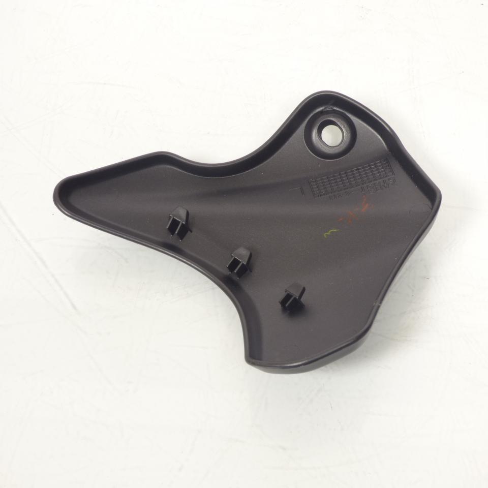 Plastique divers origine pour Moto Suzuki 650 SFV Gladius 2009 à 2010 51831-44H00-YD8/51831-44H01-YD8 / Gris Neuf en destockage