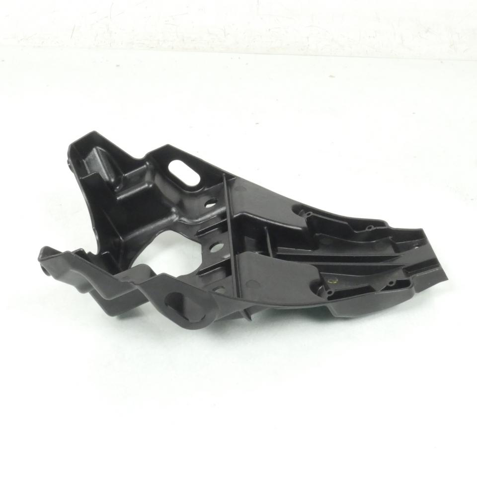 Support Intérieur bavette AR 63131-44H00 pour moto Suzuki 650 Gladius 2009-2011