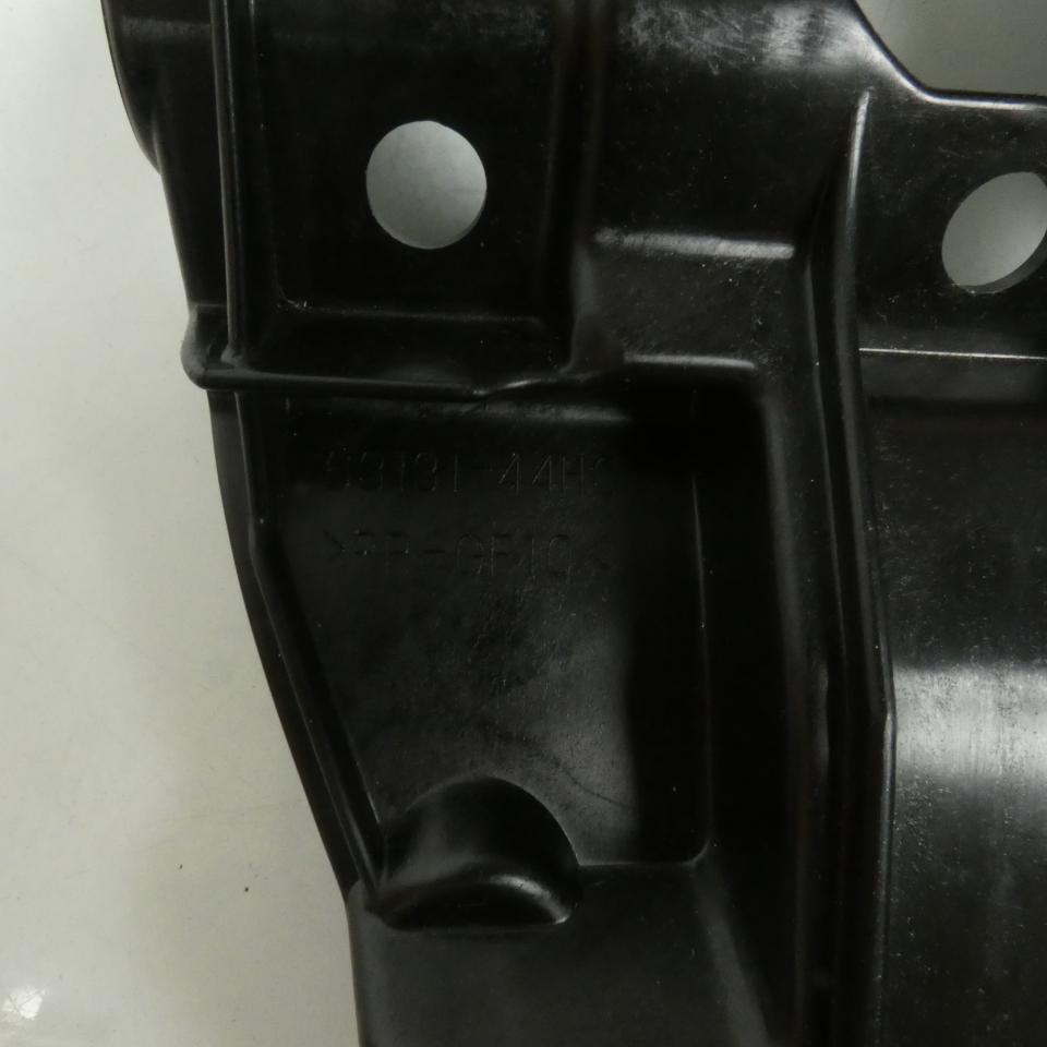 Support Intérieur bavette AR 63131-44H00 pour moto Suzuki 650 Gladius 2009-2011