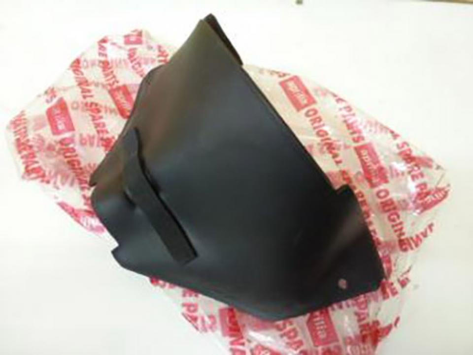 Plastique divers origine pour Scooter Aprilia 125 Leonardo 1996 à 1998 AP8138475 Neuf