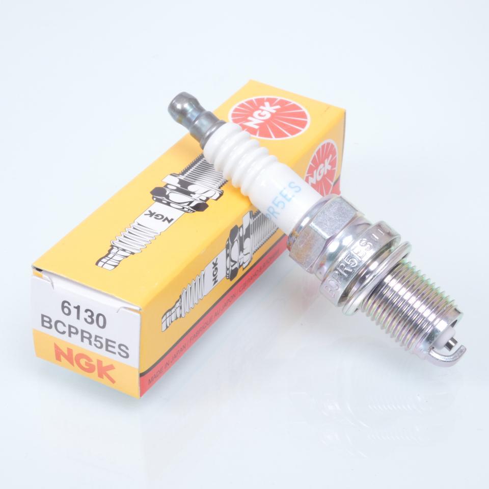 Bougie d'allumage NGK pour Auto BCPR5ES / 6130 Neuf