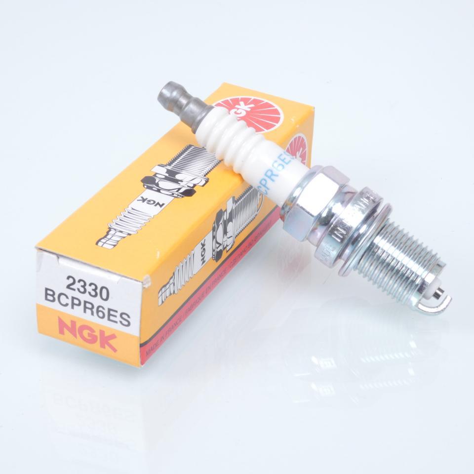Bougie d'allumage NGK pour Moto Moto Guzzi 650 V65 Après 1987 BCPR6ES Neuf