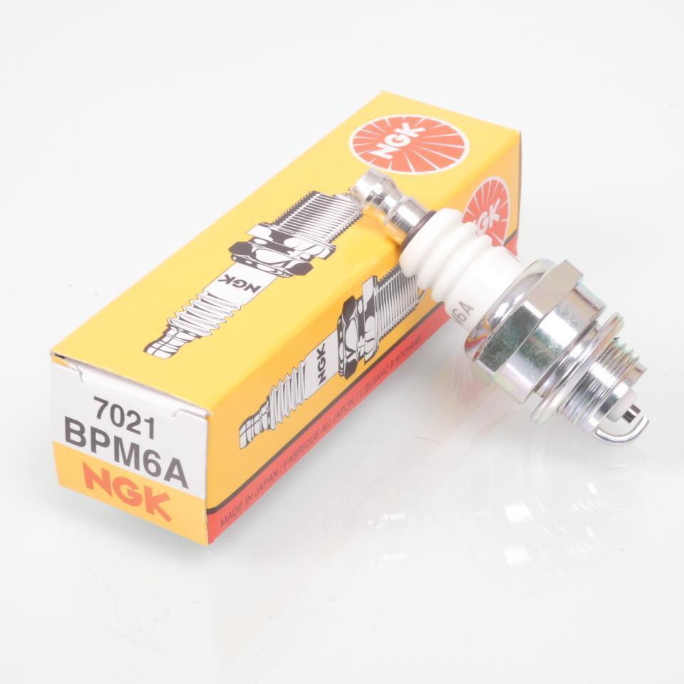 Bougie d'allumage NGK pour Auto BPM6A / 7021 Neuf