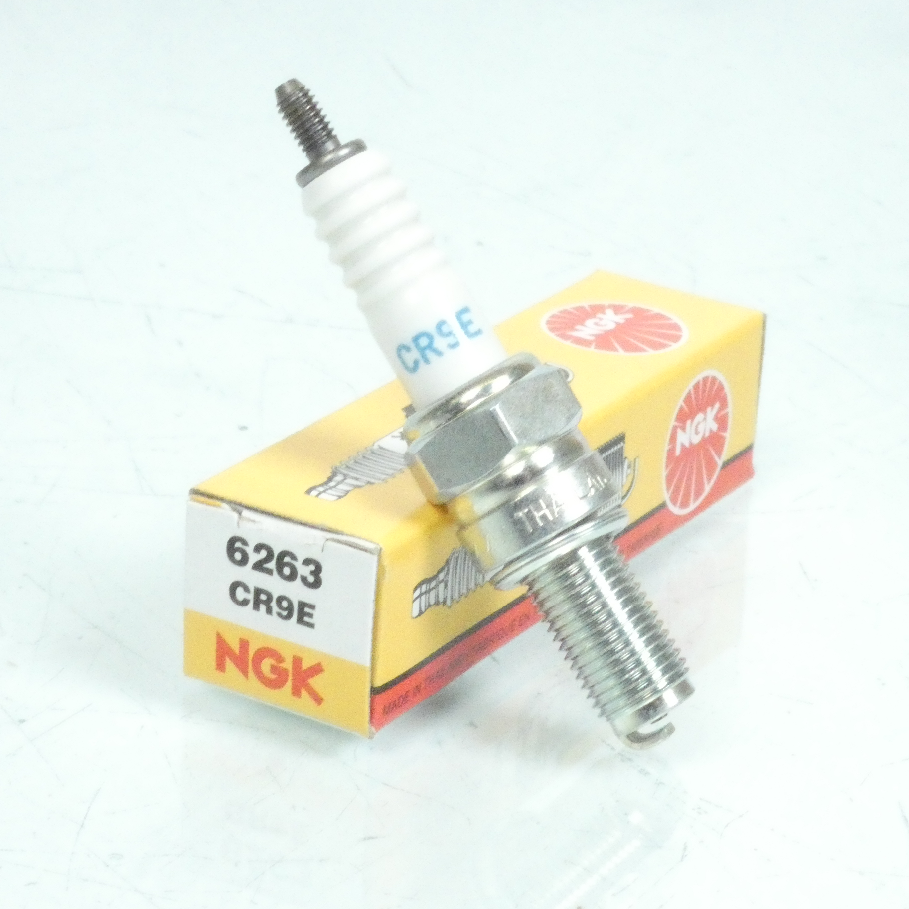 Bougie d'allumage NGK pour Moto Suzuki 900 RF R 1994 à 1997 Neuf