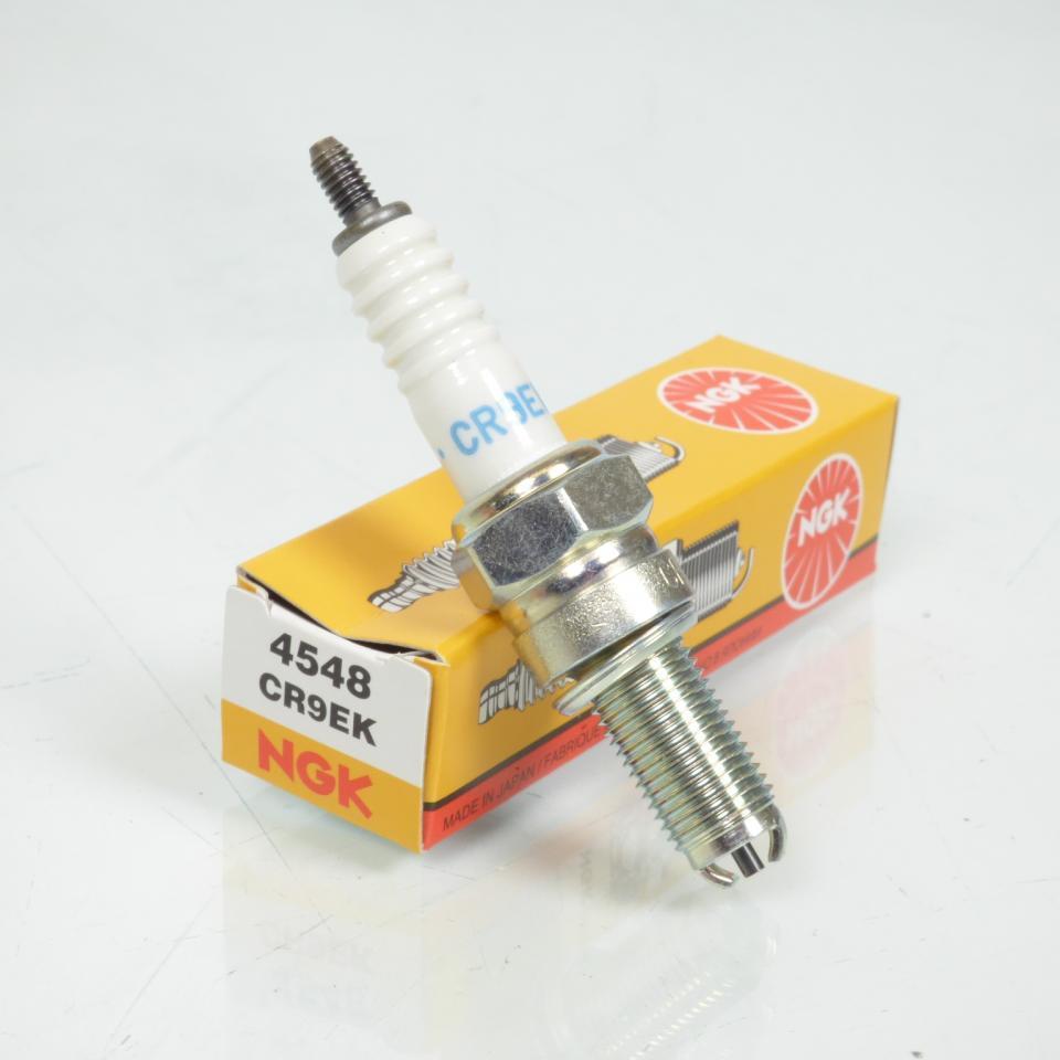 Bougie d'allumage NGK pour Moto CCM 650 R30 Après 2002 Neuf
