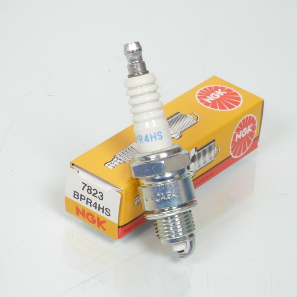 Bougie d'allumage NGK pour Scooter Italjet 50 Formula 1996 à 2020 BPR4HS / 7823 Neuf
