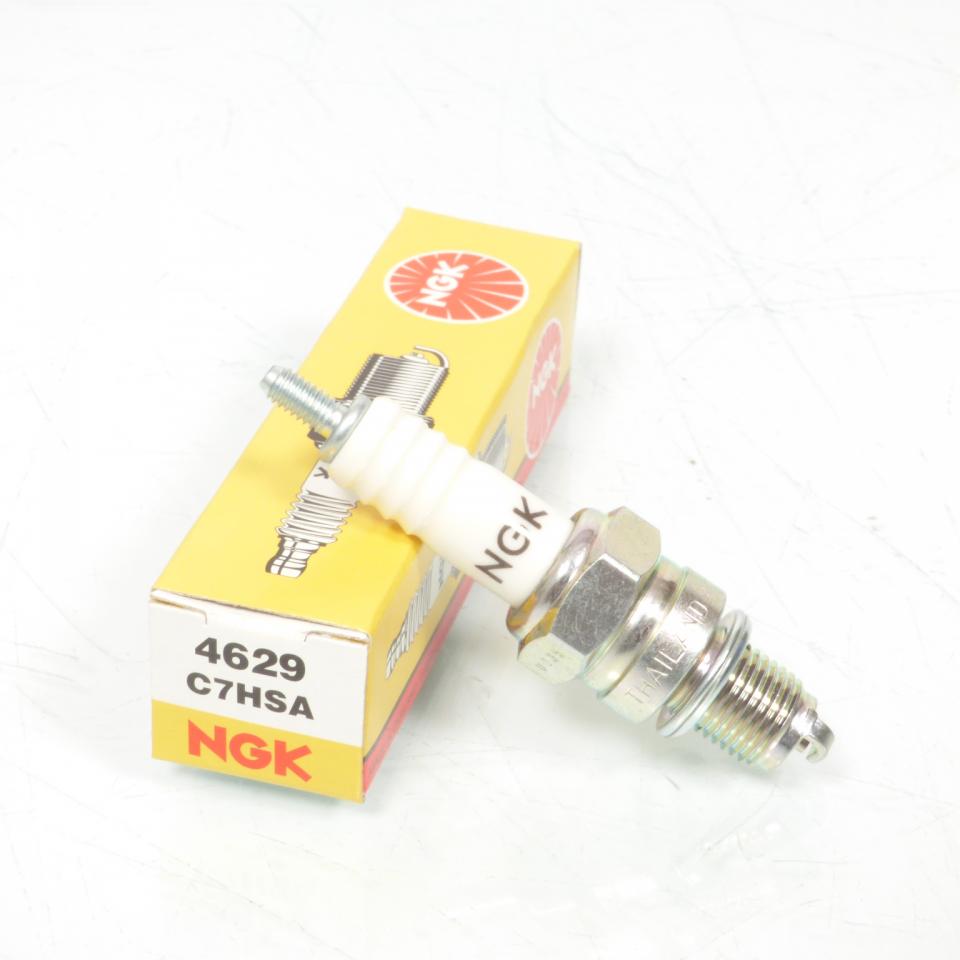 Bougie d'allumage NGK pour Moto Daelim 110 ADVANCE Après 2003 C7HSA / 4629 Neuf