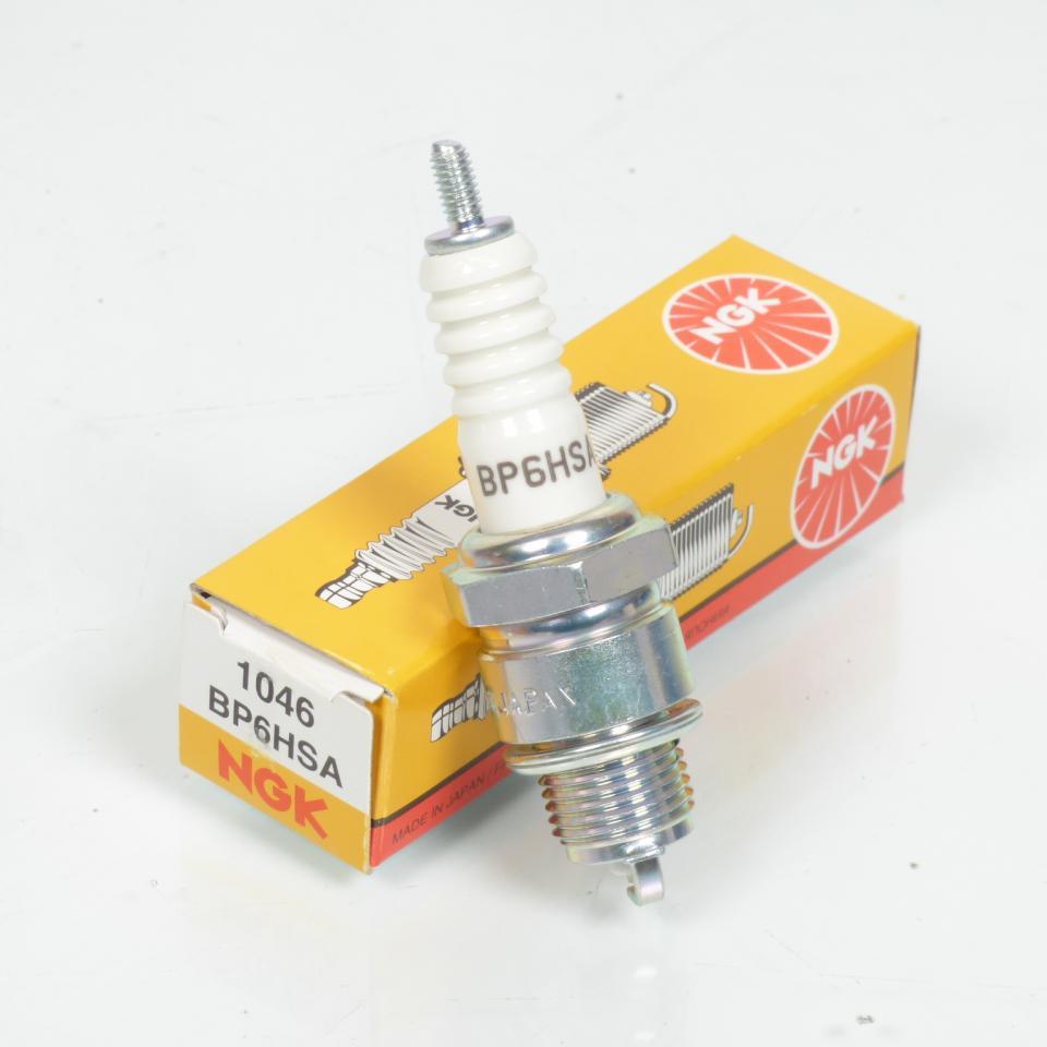 Bougie d'allumage NGK pour Deux Roues Honda 1978 à 1992 BP6HSA / 1046 / 98076-56713 Neuf