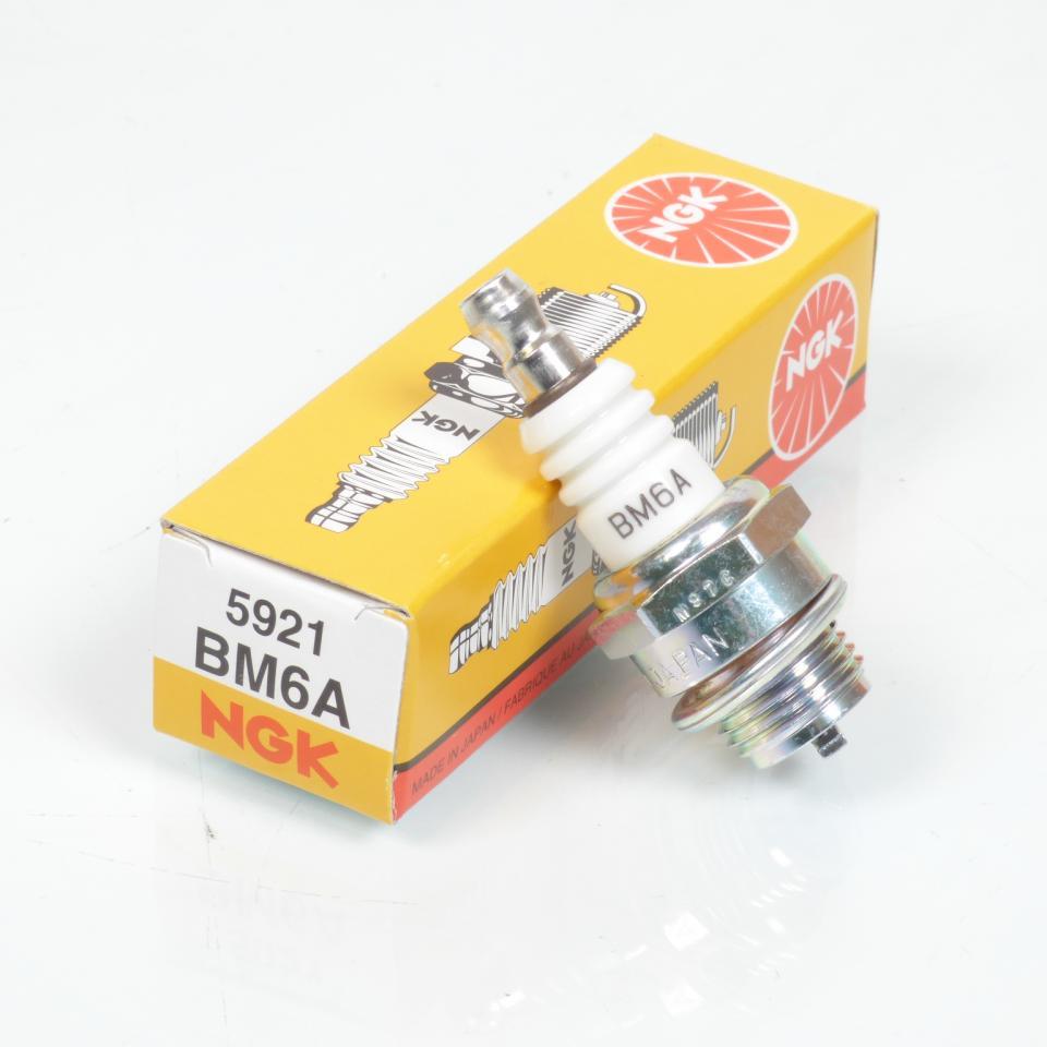 Boite de 10 bougie d'allumage NGK BM6A pour Quad MSA 50 Mini fox 2002-2003 Neuf