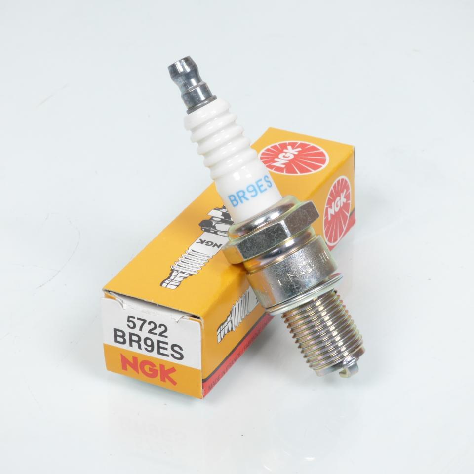 Bougie d'allumage NGK pour Moto MH 50 Furia 1997 BR9ES Neuf