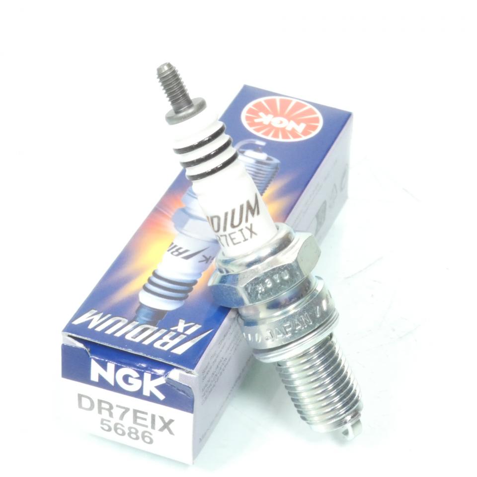 Bougie d'allumage NGK pour Quad MASSEY FERGUSON 250 MF 2x4/4x4 2004 à 2005 DR7EIX / 5686 / Par 4 Neuf