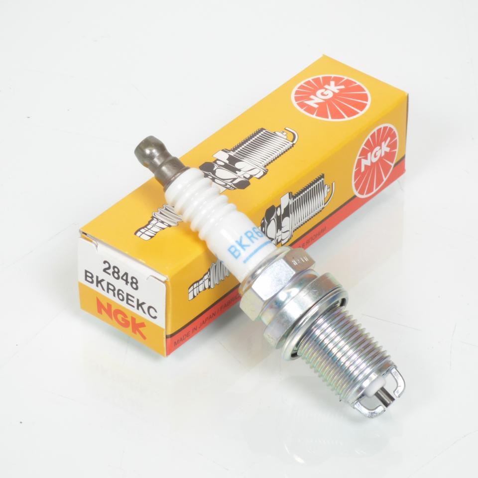 Bougie d'allumage NGK pour Moto BMW 1200 R C Montauk 2000 à 2003 BKR6EKC / 2848 / Par 10 Neuf