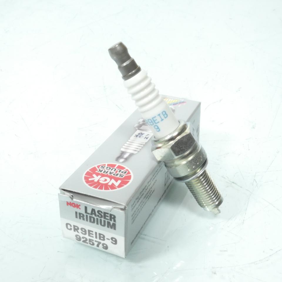 Bougie d'allumage NGK pour Moto MV Agusta 800 Brutale 2012 à 2023 CR9EIB-9 / 92579 / Par 4 Neuf