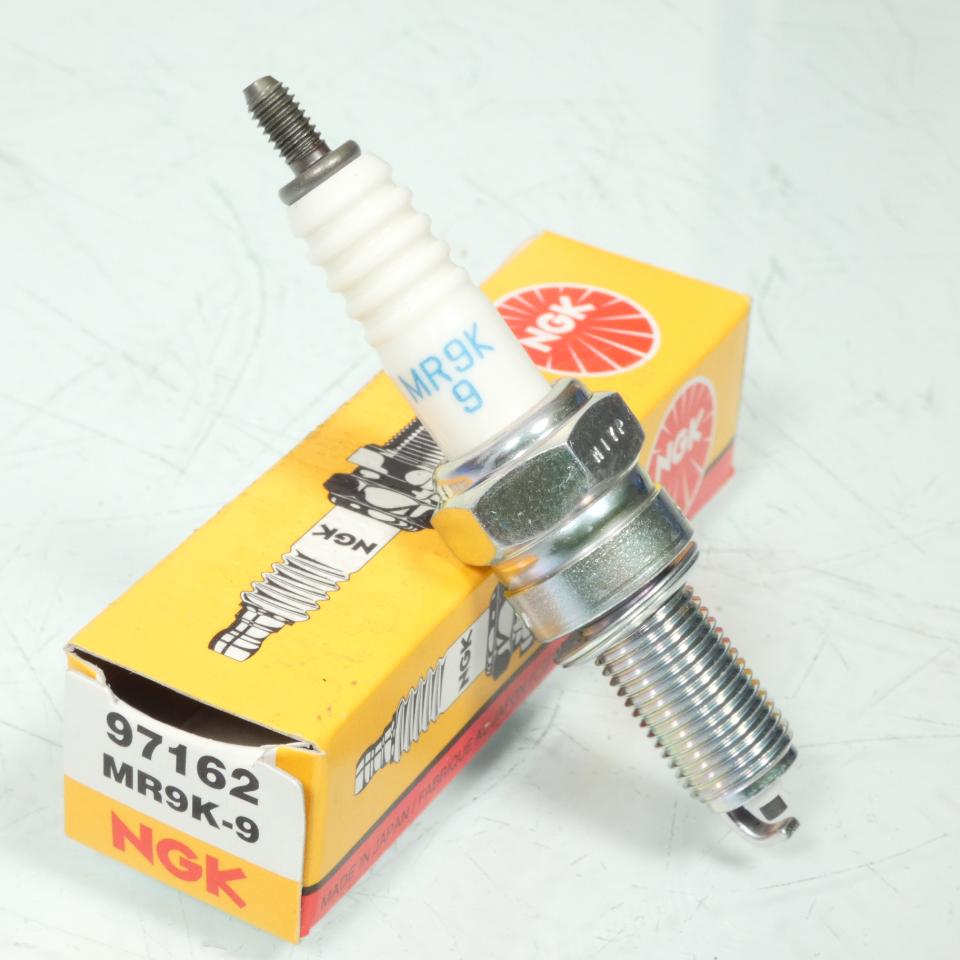 Bougie d'allumage pour Yamaha NIKEN