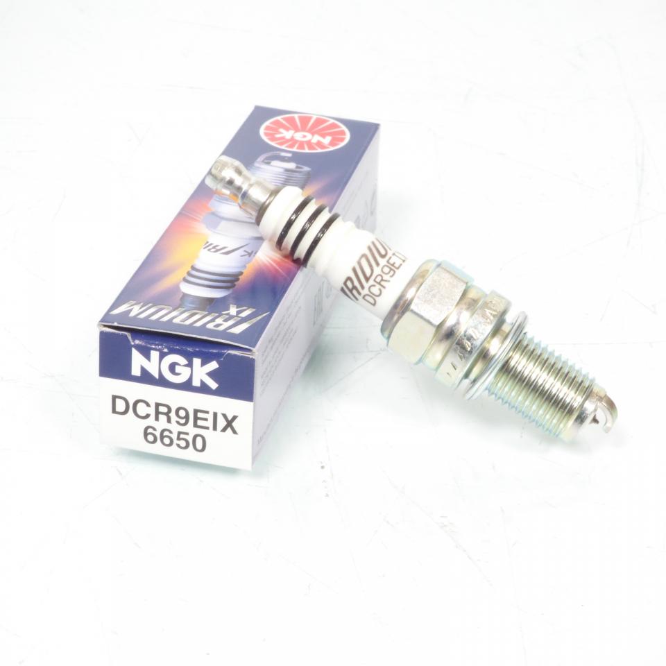 Bougie d'allumage NGK pour Moto Ducati 748 Dark 1995 à 2004 DCR9EIX / 6650 / Par 4 Neuf