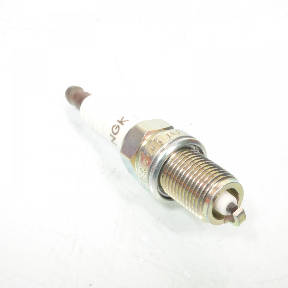 Bougie d'allumage NGK pour moto Cagiva 600 River Après 1998 BCP7ES Par 10 Neuf