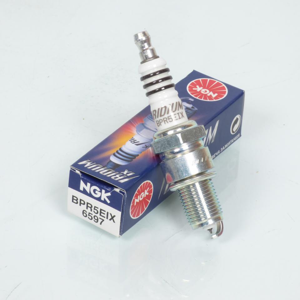 Bougie d'allumage NGK pour Moto Bultaco 125 FRONTERA Après 1999 BPR5EIX / 6597 / Par 4 Neuf