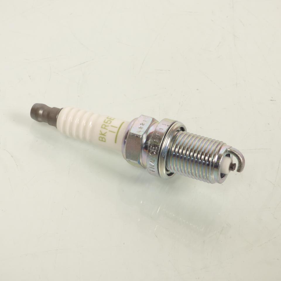 Bougie d'allumage NGK BKR5E-11 / 6953 pour moto Neuf