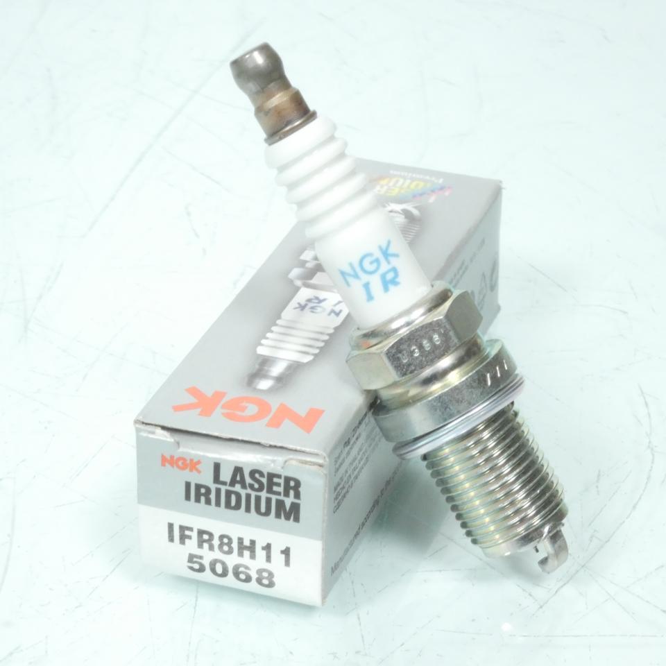 Bougie d'allumage NGK pour Moto HM 450 CRE-F Supermotard 2003 à 2004 IFR8H11 / 5068 / Par 4 Neuf