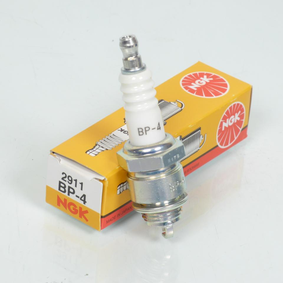 Bougie d'allumage NGK pour Mobylette Sachs 30 SAXONETTE Après 1987 BP-4 Neuf