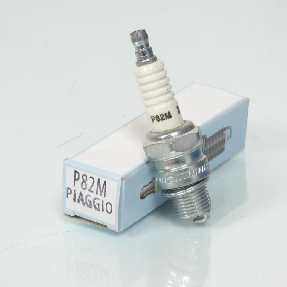 Bougie d'allumage origine pour scooter P82M / L82C/T10 / 438070 B6HS Neuf