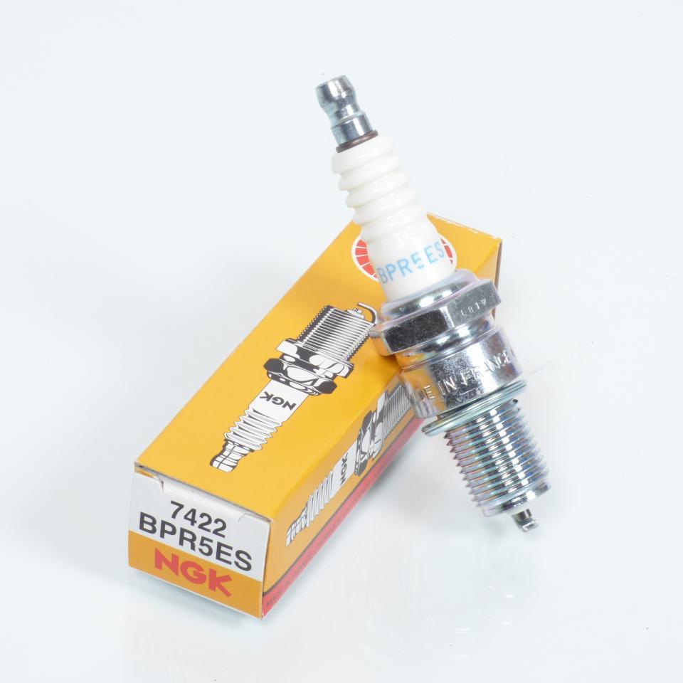 Bougie d'allumage NGK pour Moto Gas gas 50 EC Boy 2000 à 2007 BPR5ES / 7422 Neuf