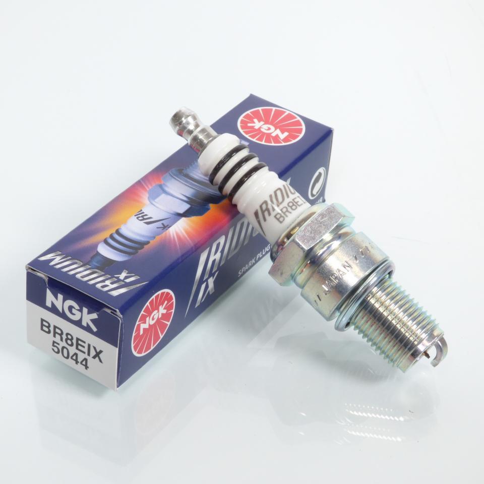 Bougie d'allumage NGK pour Moto Fantic 50 Enduro 2002 à 2020 Neuf