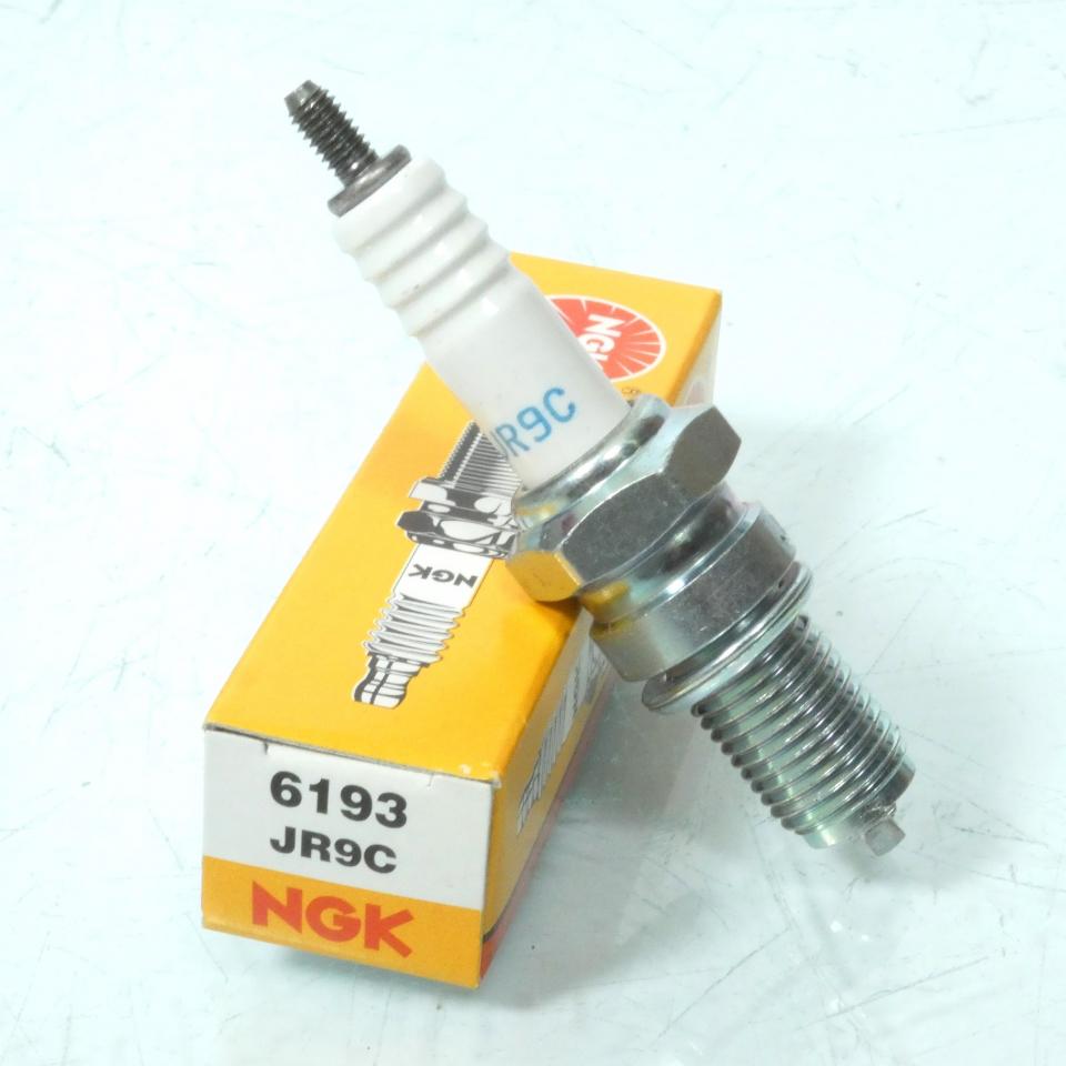 Bougie d'allumage NGK pour Moto Suzuki 750 Gsx-F 1989 à 1997 JR9C / 6193 Neuf