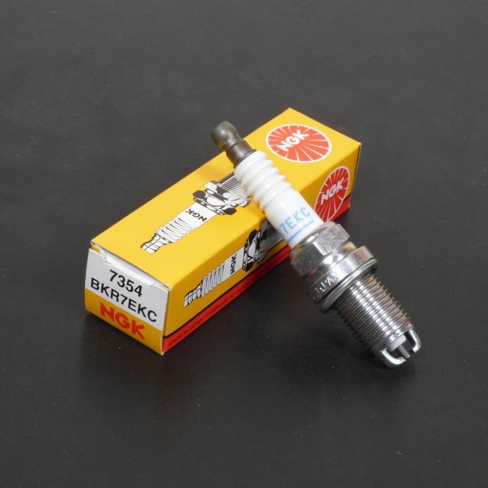 Bougie d'allumage NGK pour Moto BMW 850 R R 1994 à 2020 BKR7EKC / 7354 Neuf