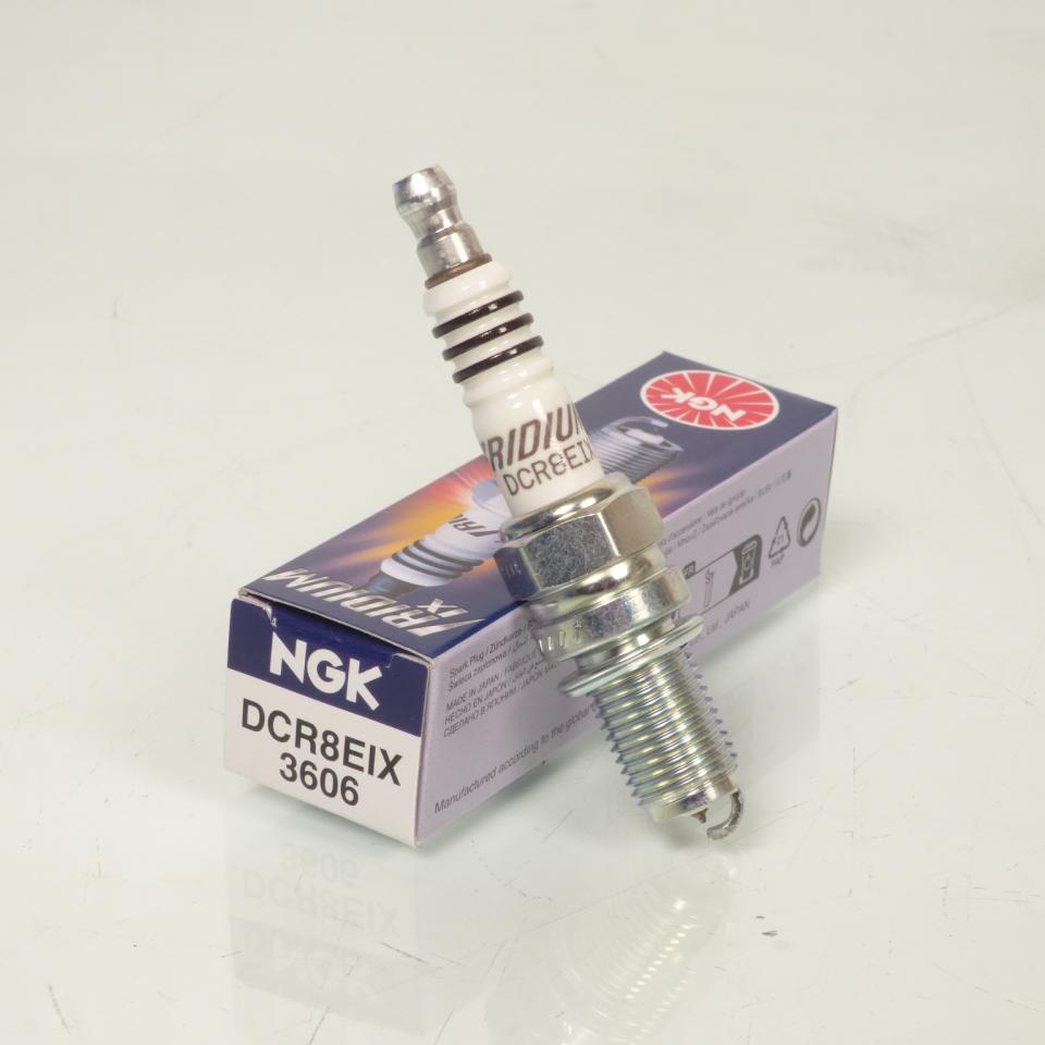 Bougie d'allumage NGK pour moto Ducati 600 Supersport Ss 1994 à 1998 DCR8EIX / 3606 Neuf