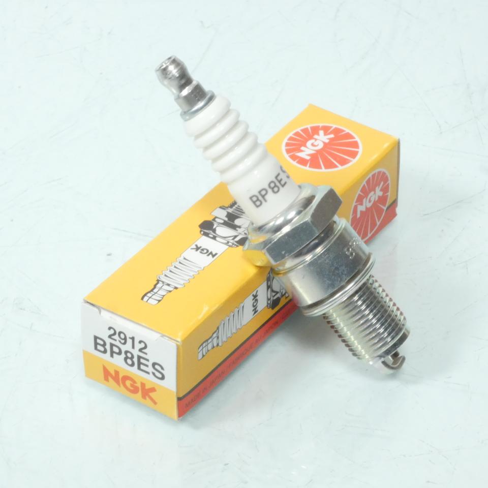 Bougie d'allumage NGK pour Auto BP8ES / 2912 Neuf
