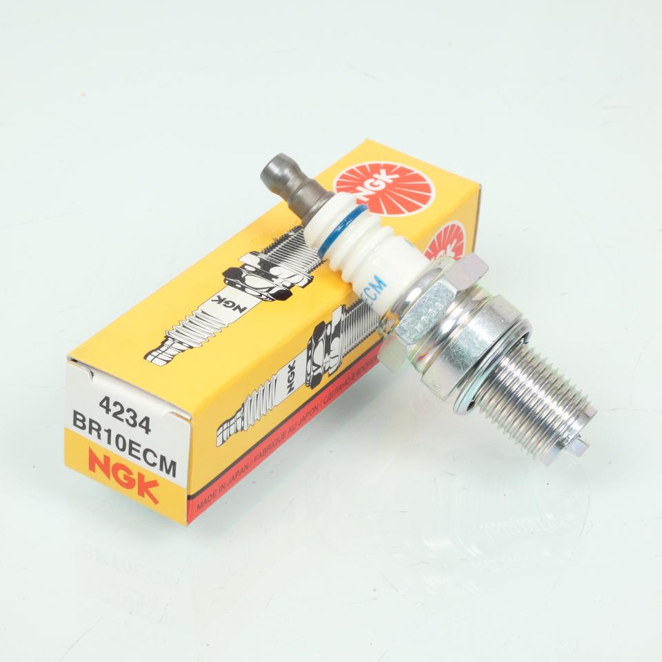 Bougie d'allumage NGK pour Auto BR10ECM / 4234 Neuf