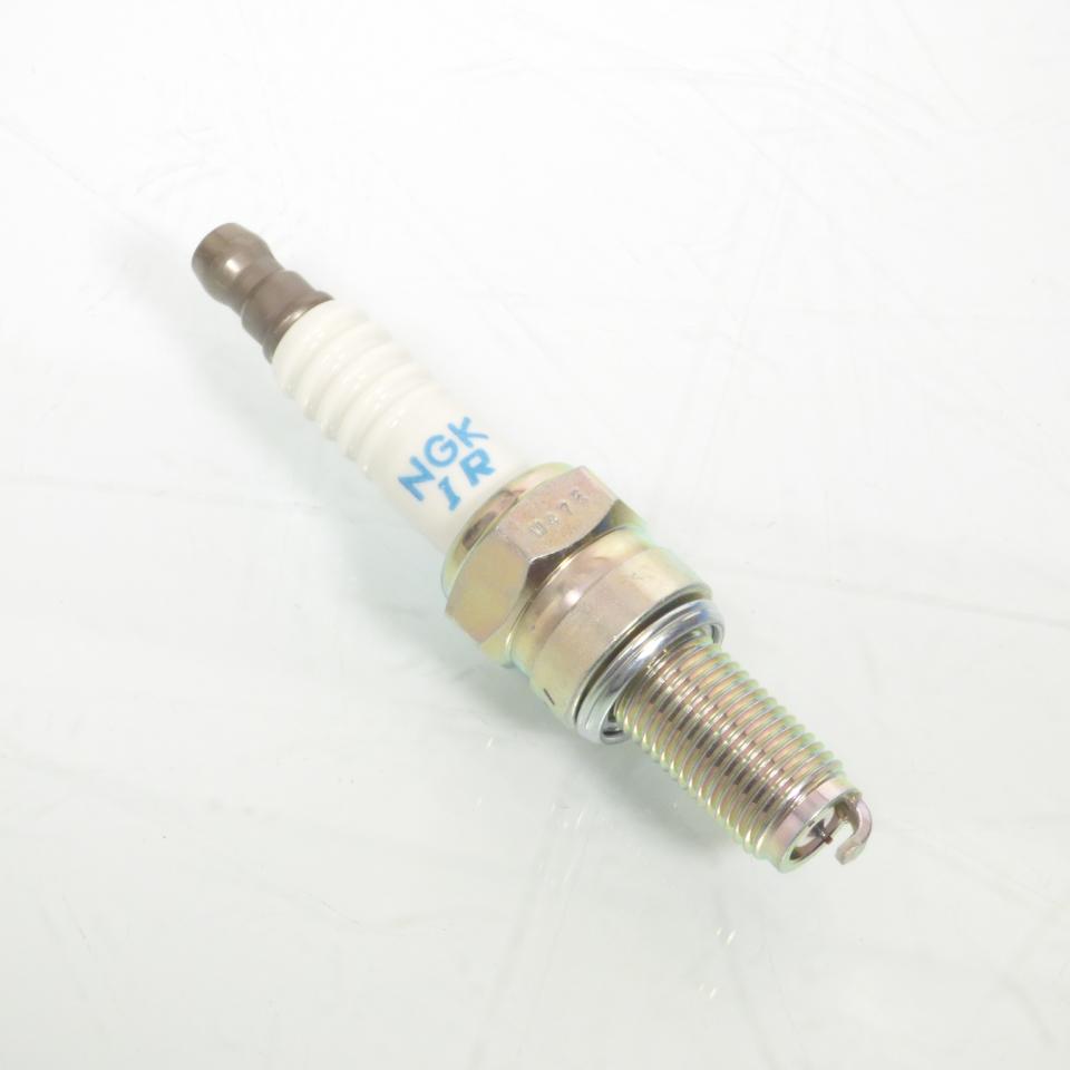 Bougie d'allumage NGK pour Moto Moto Guzzi 850 V85 TT 2019 à 2023 MR8BI-8 / 91360 / 1A010638 / Par 4 Neuf