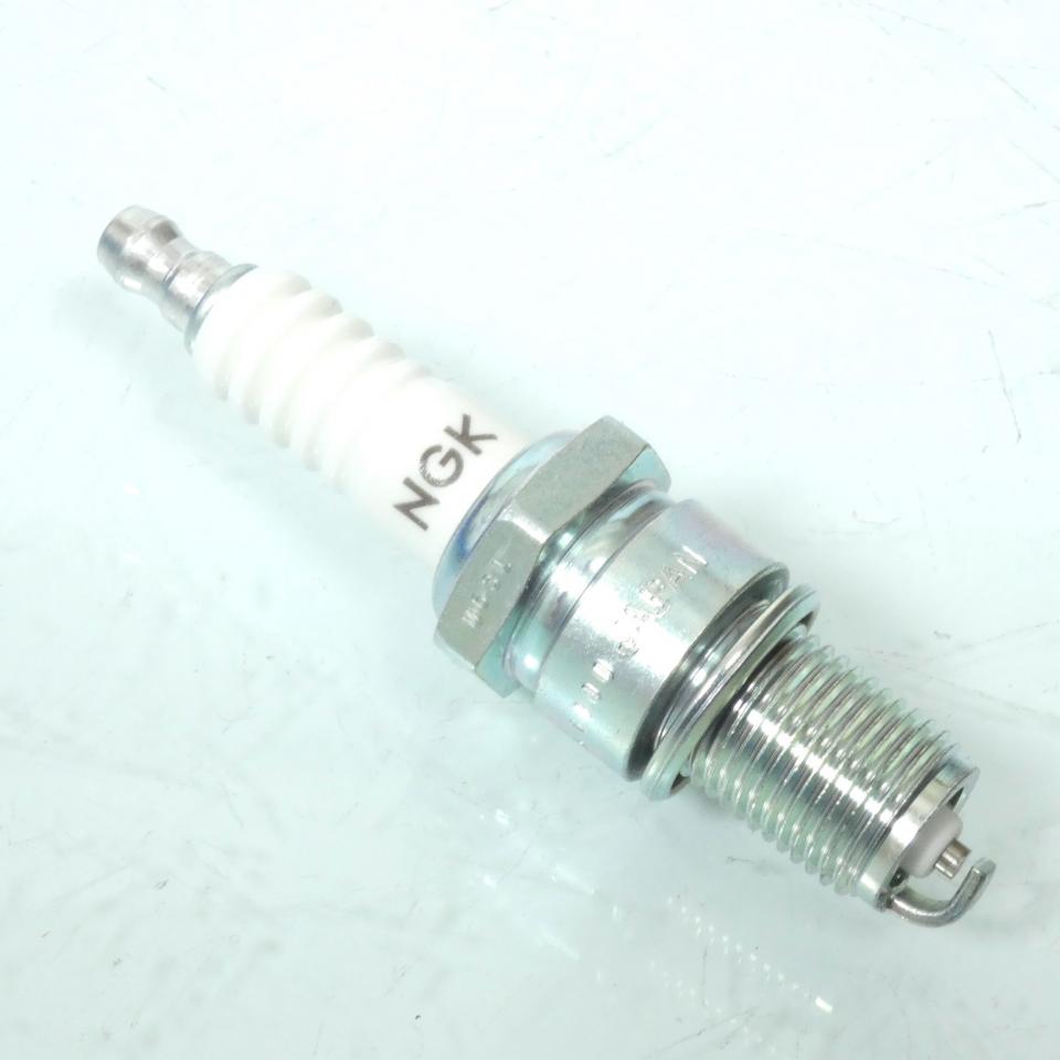 Bougie d'allumage NGK pour Moto Suzuki 80 JR 2001 à 2004 BP7ES / 1034 / Par 4 Neuf