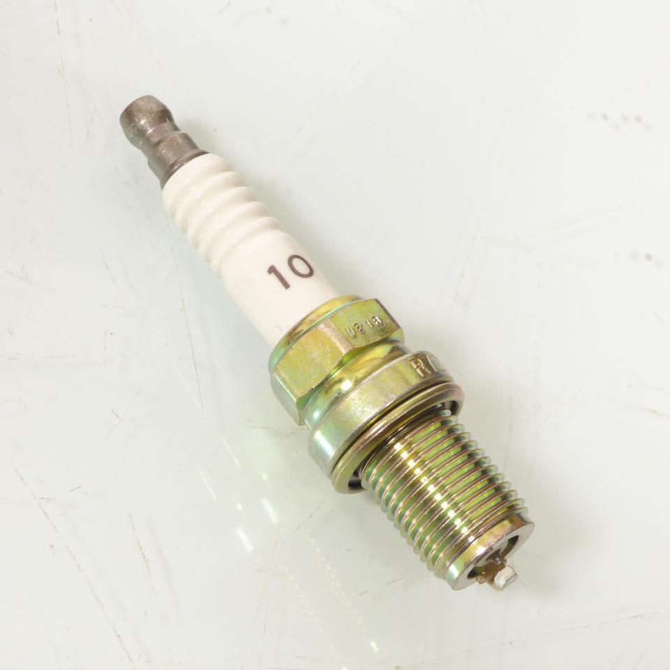 Bougie d'allumage NGK pour moto R7234-10 / 5558 par 4 Neuf