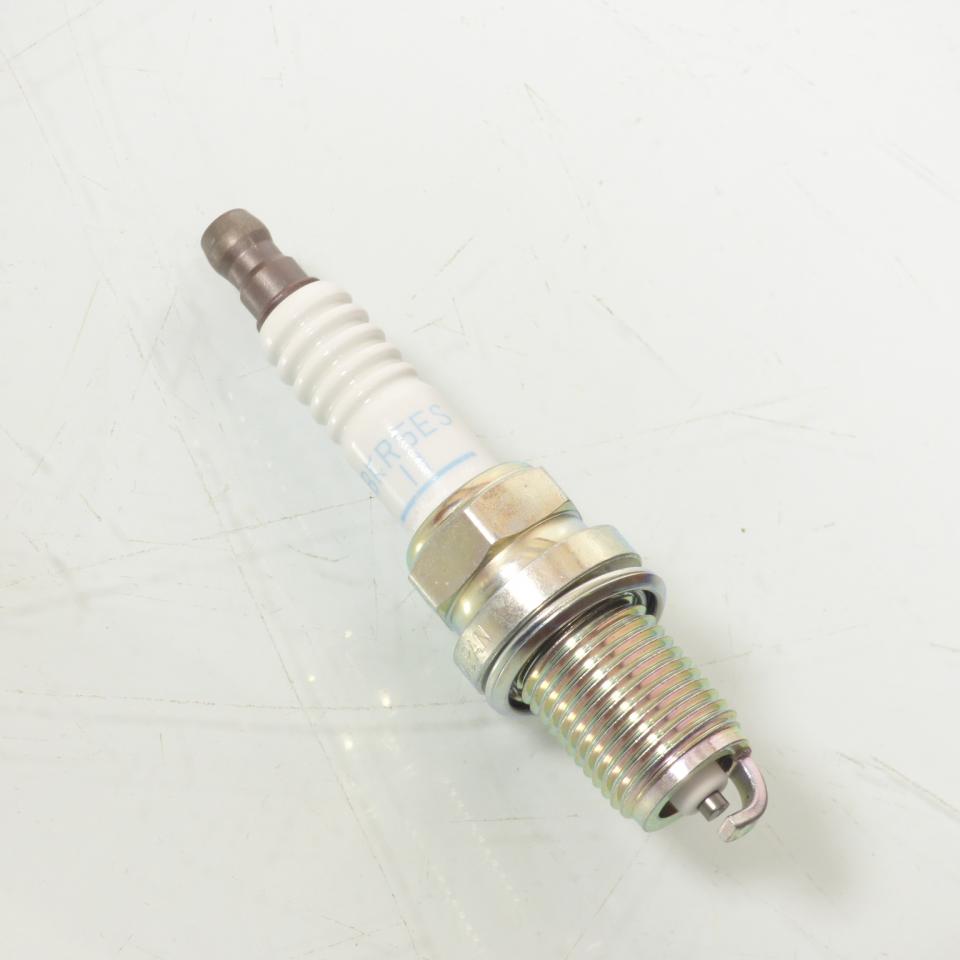 Bougie d'allumage NGK pour moto BKR5ES-11 / 2382 / Par 10 Neuf