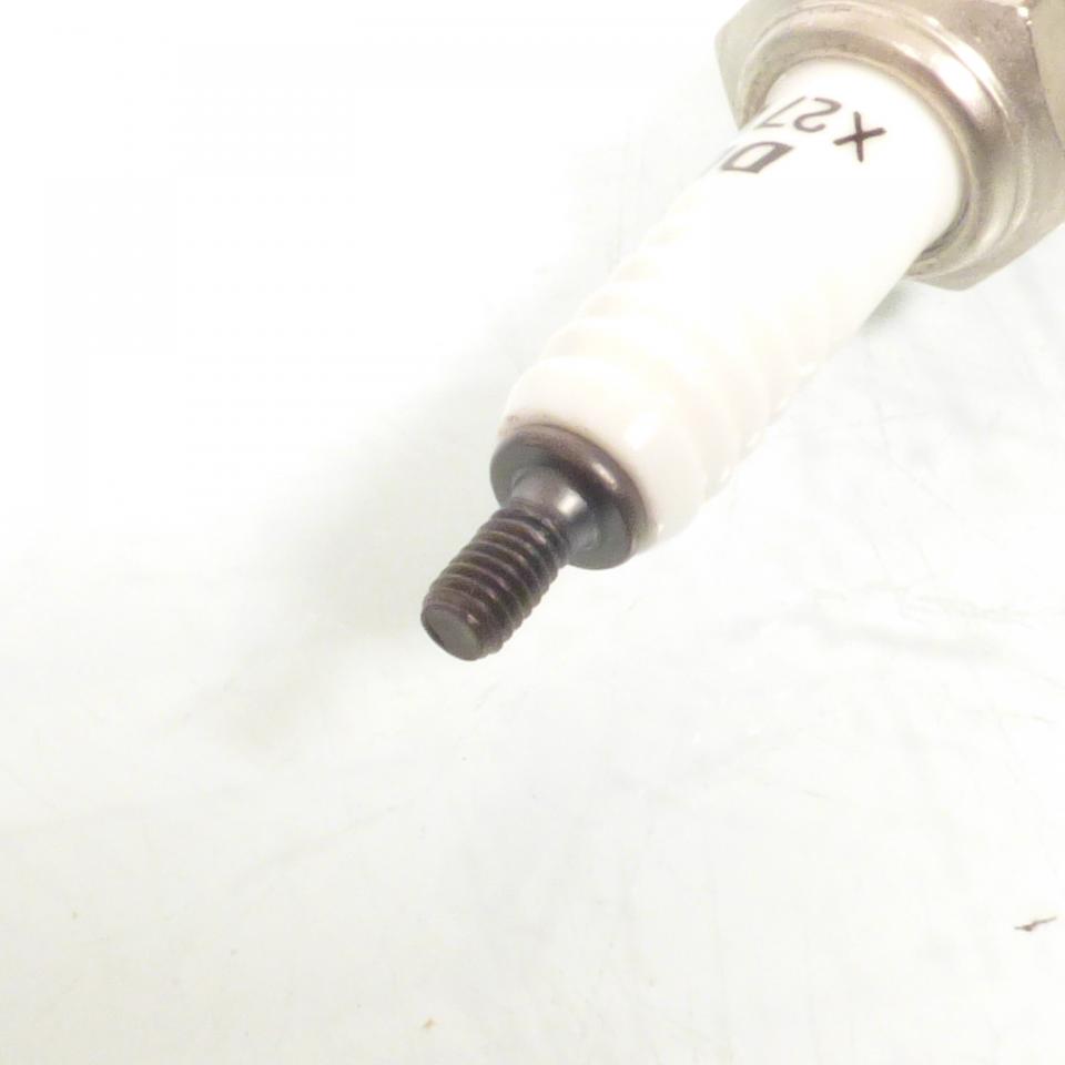 Bougie d'allumage Denso pour Moto Honda 1000 CBR1000F 1988 à 2000 DPR9EA-9 Neuf