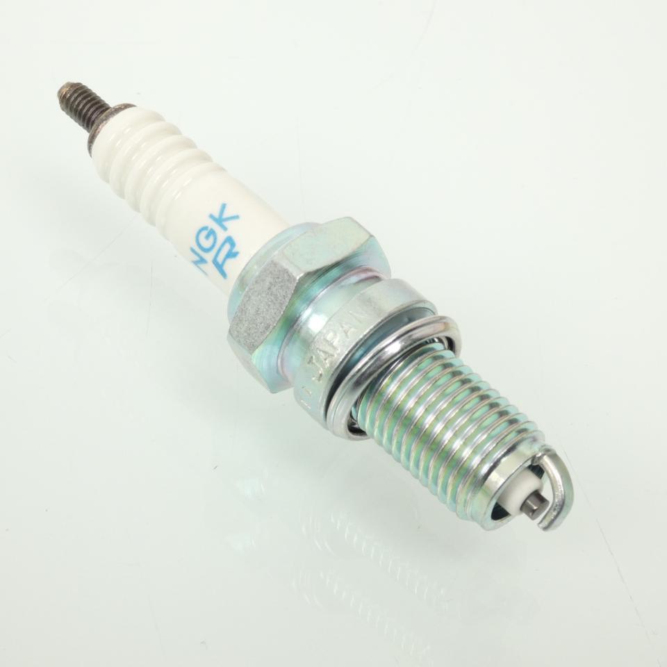 Bougie d'allumage NGK pour Moto Suzuki 1600 VZ Marauder 2003 à 2006 DPR6EA-9 / 5531 Neuf