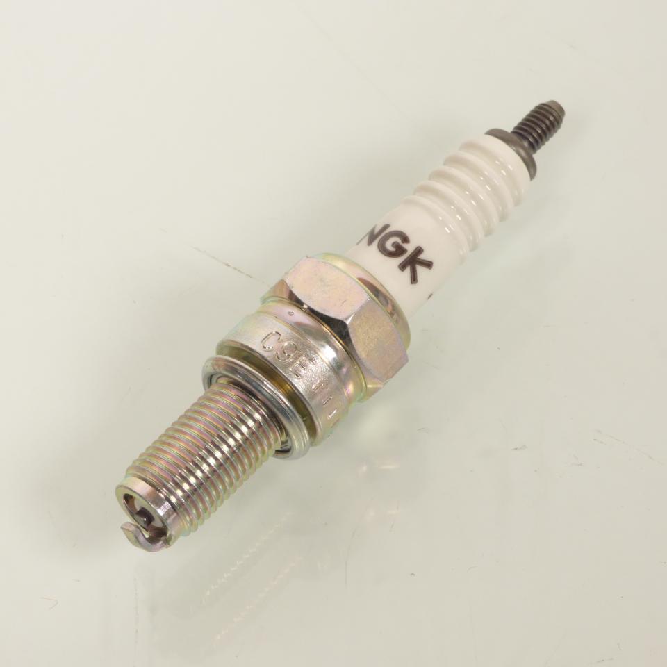 Bougie d'allumage NGK pour auto C9E / 7499 / Par 10 Neuf