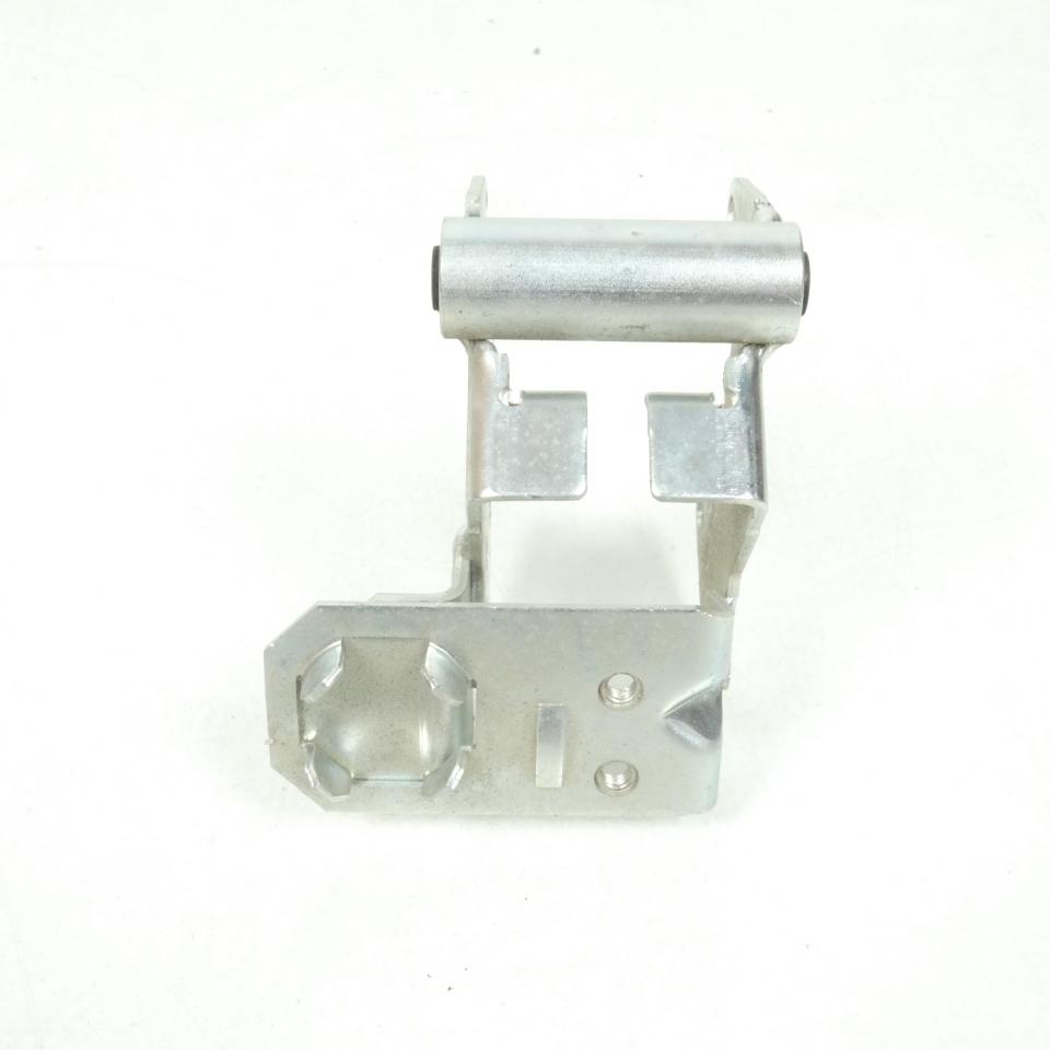 Support moteur inférieur 765553 719809 pour mobylette Peugeot 50 103 SPX Neuf