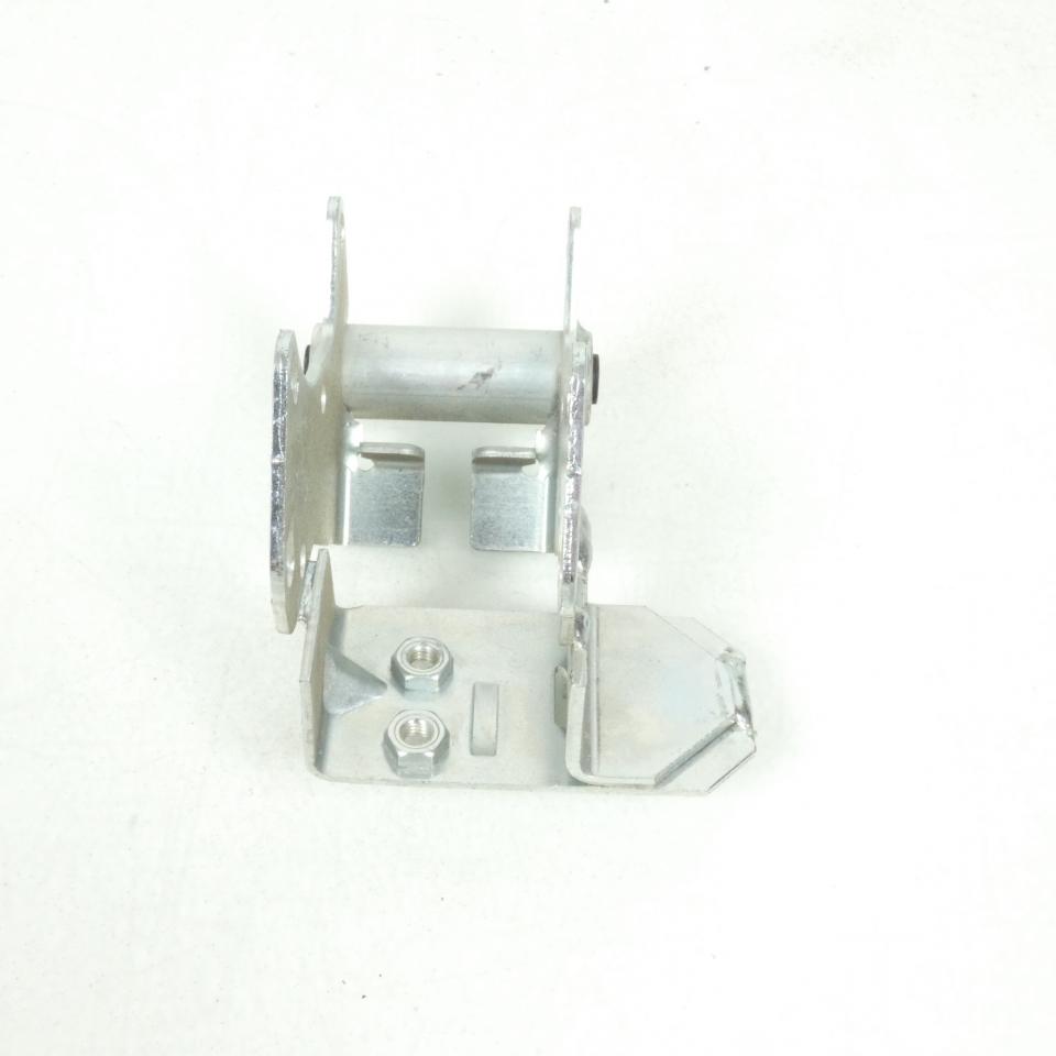 Support moteur inférieur 765553 719809 pour mobylette Peugeot 50 103 SPX Neuf