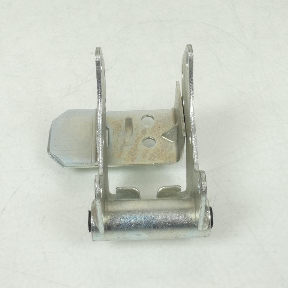 Support moteur inférieur 765553 719809 pour mobylette Peugeot 50 103 SPX Neuf