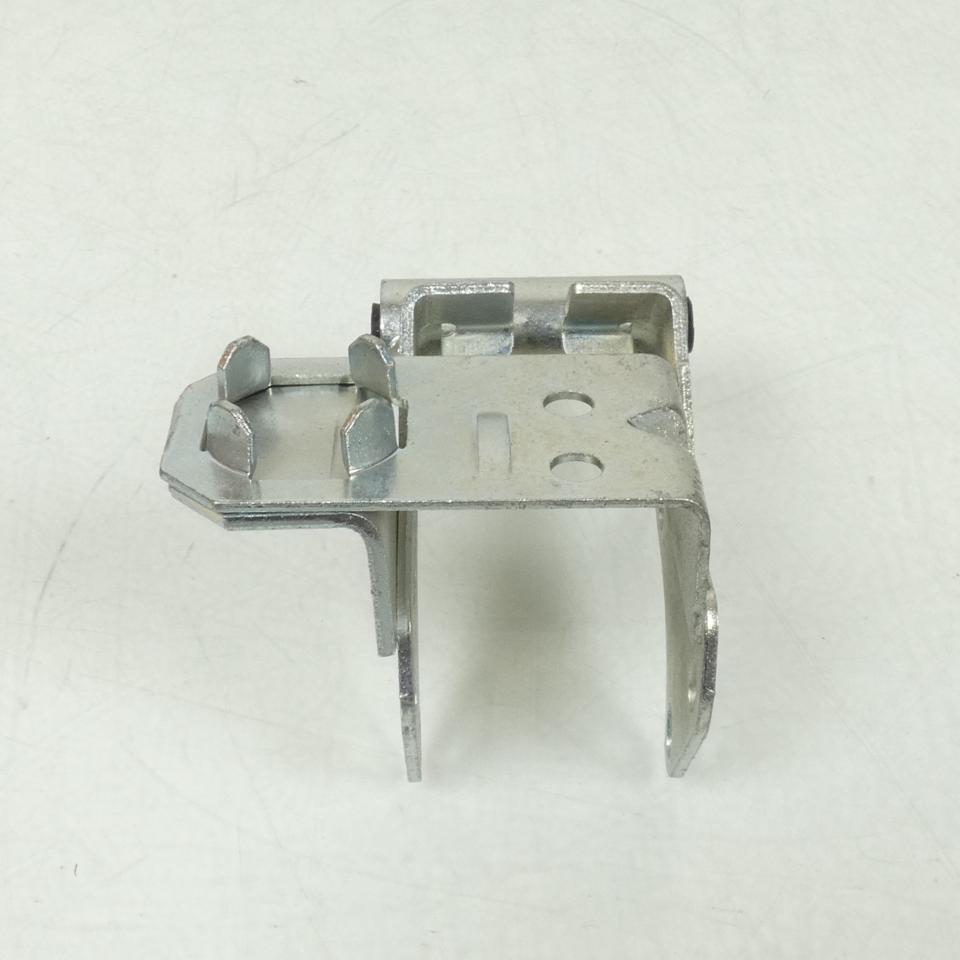 Support moteur inférieur 765553 719809 pour mobylette Peugeot 50 103 SPX Neuf